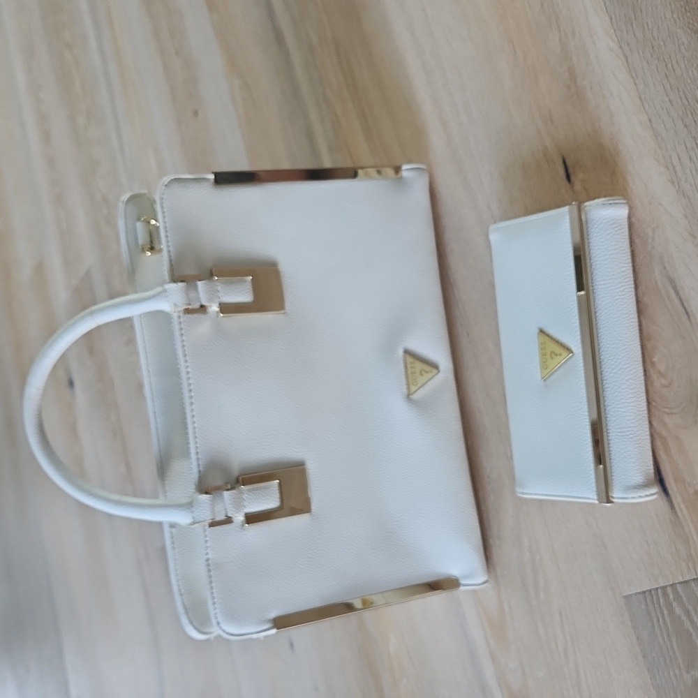 Guess Purse & Matching Wallet
